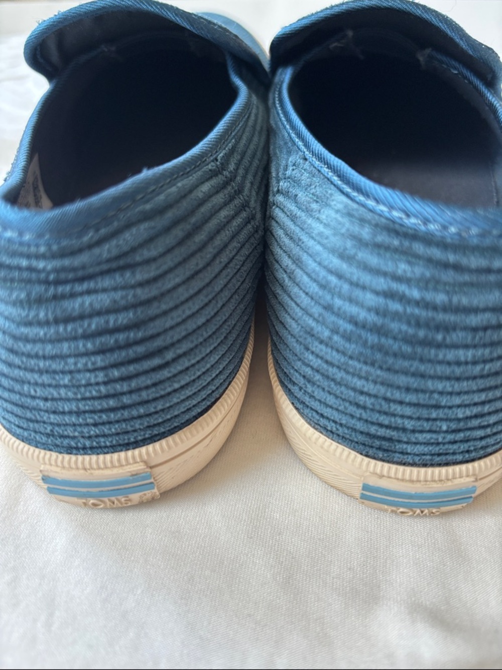 TOMS Slip On Shoes - Picture 5 of 5